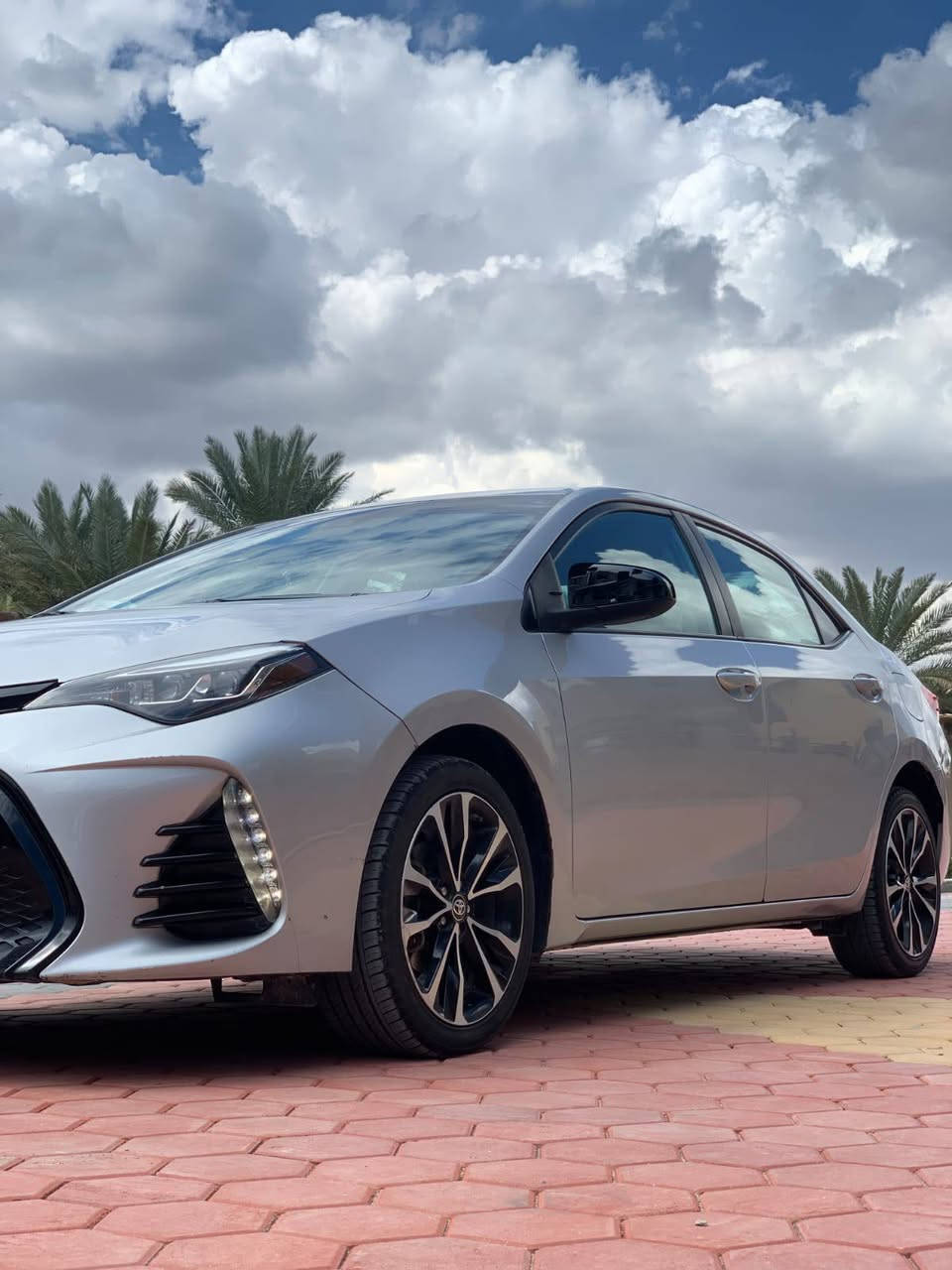 السلام عليكم .. جمعه مباركه 
كورلا SE 2018 للبيع 
حادثها فقط بأمريكا 
السياره فول مواصفات 
من 2019 ولحد الان على ايدي 
باقي التفاصيل اتصال او واتساب
***********
