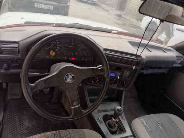 سلام عليكم 
للبيع زعرة موديل 90 
مكينه 27 مفتوح 
كير عادي رقم بغداد 
تبريد شغال ثلج صدر جديد 
نقصها اكسل وترتيب لداخل السياره بدون حادث وخياس 
مكاني بغداد السعر 40 وبيها. مجال 
***********
