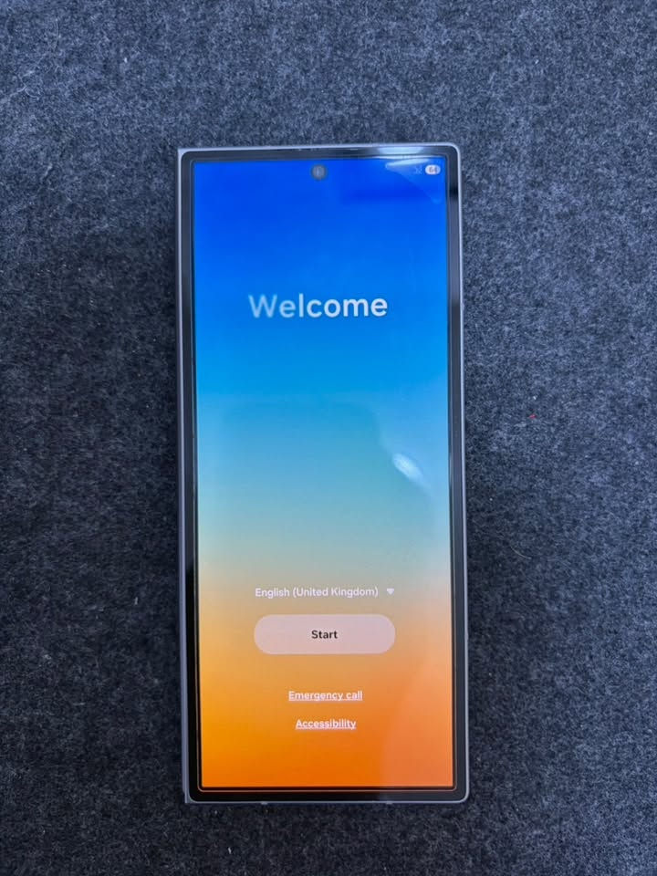 السلام عليكم 
للبيع 
samsung galaxy Fold 6 

نسخة الشرق الاوسط
ذاكرة ٢٥٦ 
الجهاز مكفول من العطل والتصليح 
نظافة تامة ( عدا خدش بسيط جدا بالهنج موضح بالصور ) 
كامل الملحقات

السعر ٨٥٠ الف 

التواصل اتصال او واتساب 
***********

