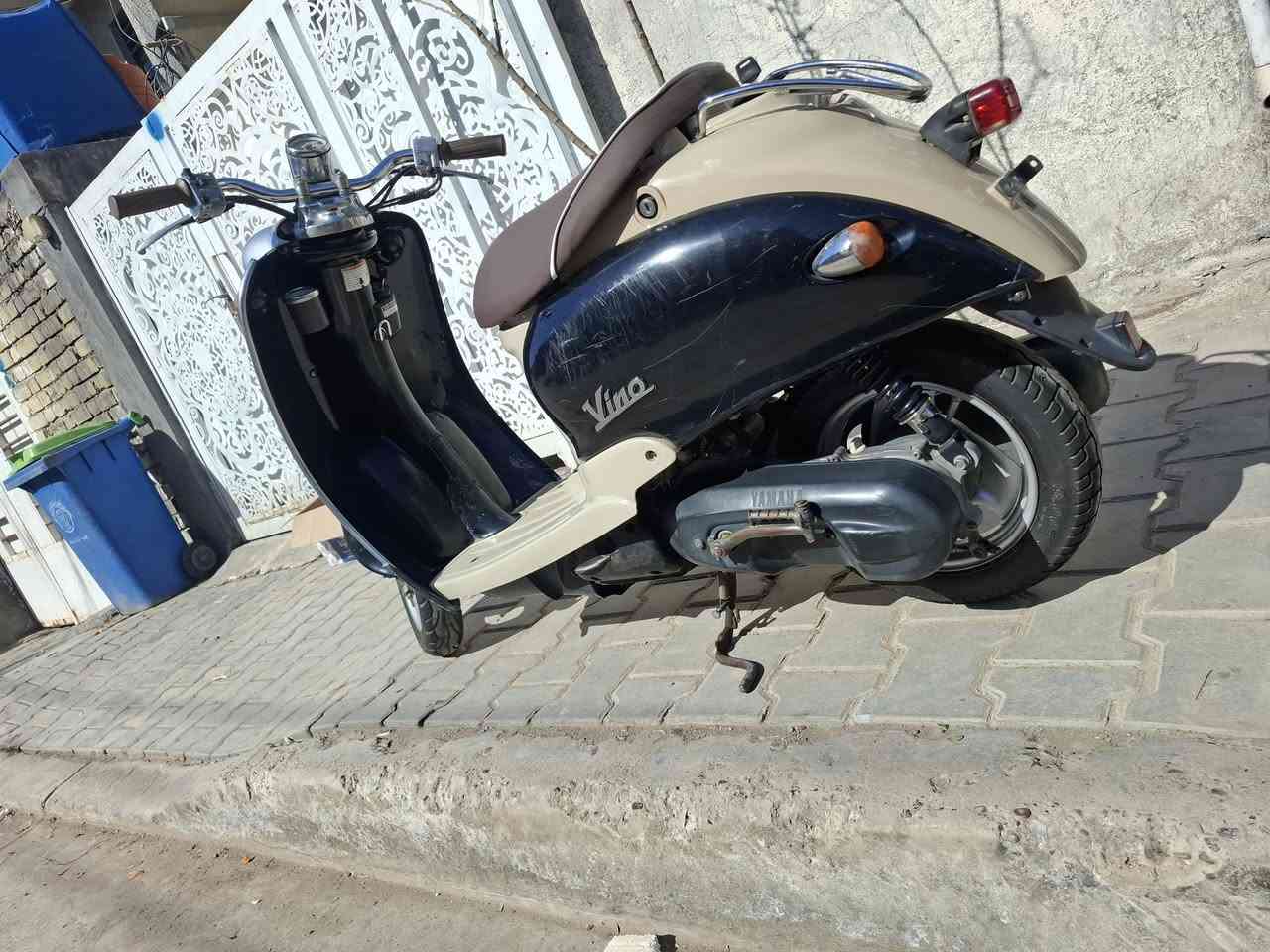 السلام عليكم كلاسك للبيع مكينه مامفتوحه عله وضع الرمبه بريكات قمجيات كله مالتهه الصلي كيجات كلهه شغاله تايرات جدد سلف هندر كلهه شغاله/ب٤٥٠ وبيهه مجال قليل /بغداد الشعب/نهاية الفورتات /***********
