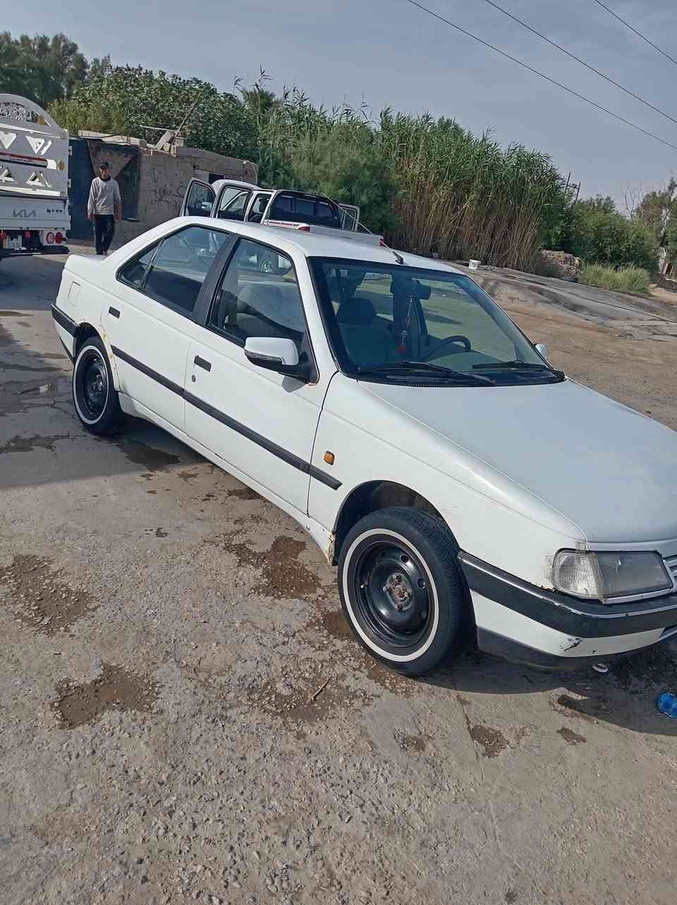 سلام عليكم بيجو 405 سياره جاهزه من كلهن قادسيه السعر ٢٦ وبيه مجال الاستفسار رقم الهاتف***********
