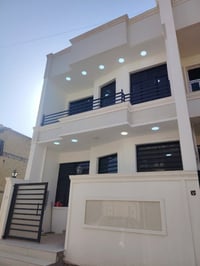 مجمع الرحمان شارع ٧ • ١٠٠م • طابق نص