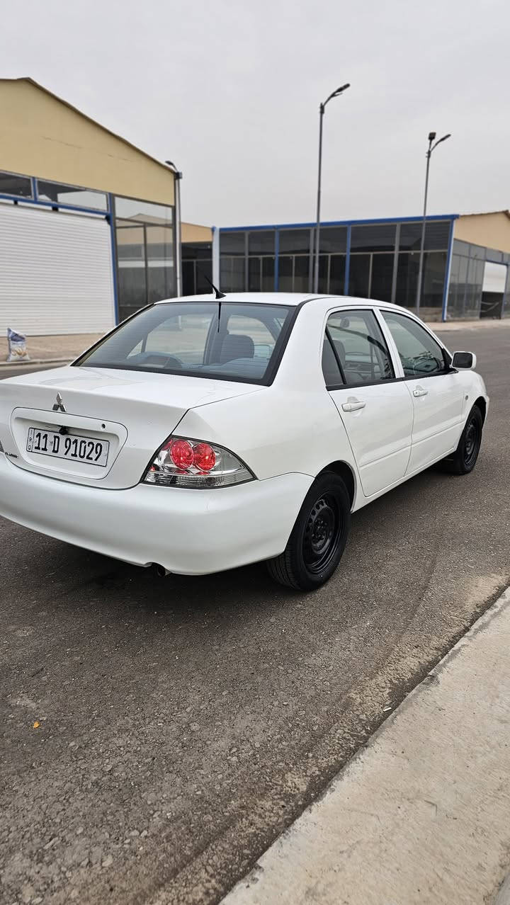 السلام عليكم لانسر 2011استلام شركة ماشية 138سيرة مكفولة بيها صبغ داير جاملغ خلفي صبغ ايمن اوبارد بالباب الخلفي فقط الباقي مكفول عامة سيارة نضيفة حيل مكينة كير ممفتوحات شركة كباتها بالجنطة سعرهة 102 
بيهة مجال الي ميعجبة ليعلق رجاءا ***********
