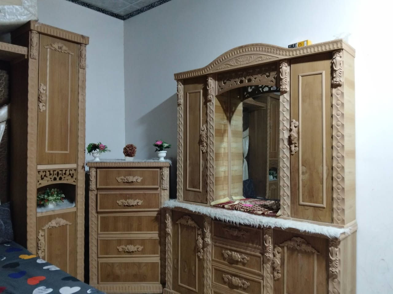 سلام عليكم غرفه اخشاب للبيع،
*********** 
، ***********
