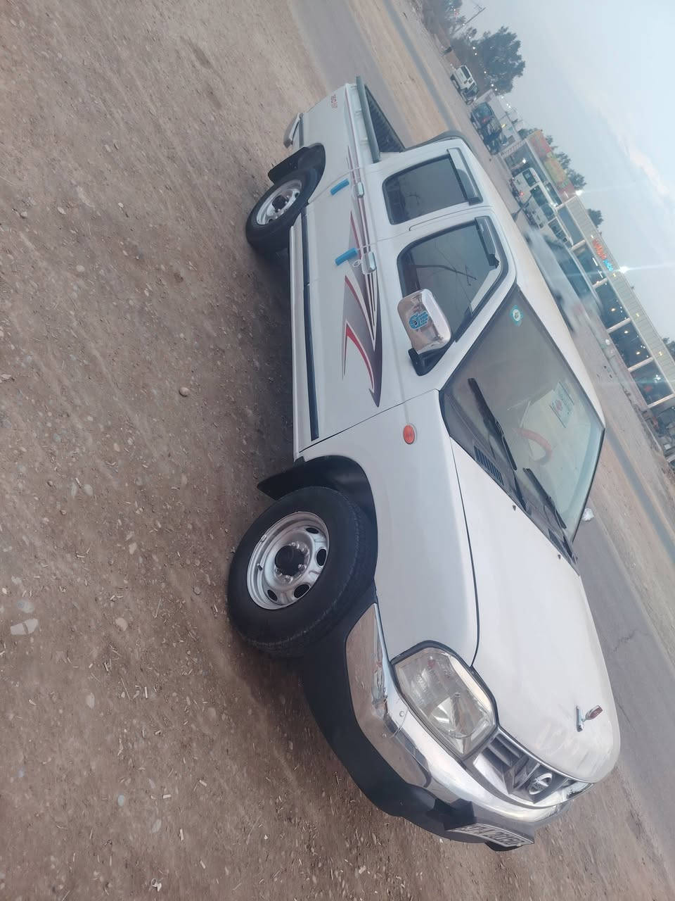 نيسان للبيع موديل 16 فول  سياره جديده حيل بيه ضربه جاملغ فقط رقم مثنى انكليزي مكينه شرط مامفتوحه مكاني الديوانيه خاص مجاوب مكلف بنشر الشراي يتصل *********** السعر 145 وبيه مجال بسيط
