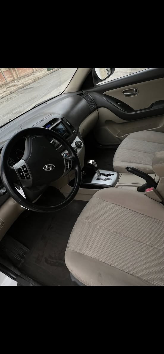 عليكم السلام.النترا موديل 2010 .بدون صبغ سياره مابيها اي نقص  رقم نينوى العنوان الموصل جانب الايسر 
سعرها 122 
***********
