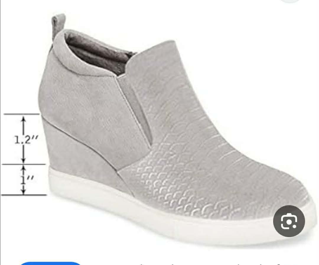 قطعة تخبل حداء رياضي لون فضي انيق بلبس وكعب داخلي وطبي خفيف كلش قياس38والسعر بس 9


**إذا كنت صاحب هذا الإعلان وتريد حذفه لأي سبب، رجاءا أرسل رسالة إلى الدعم الفني**