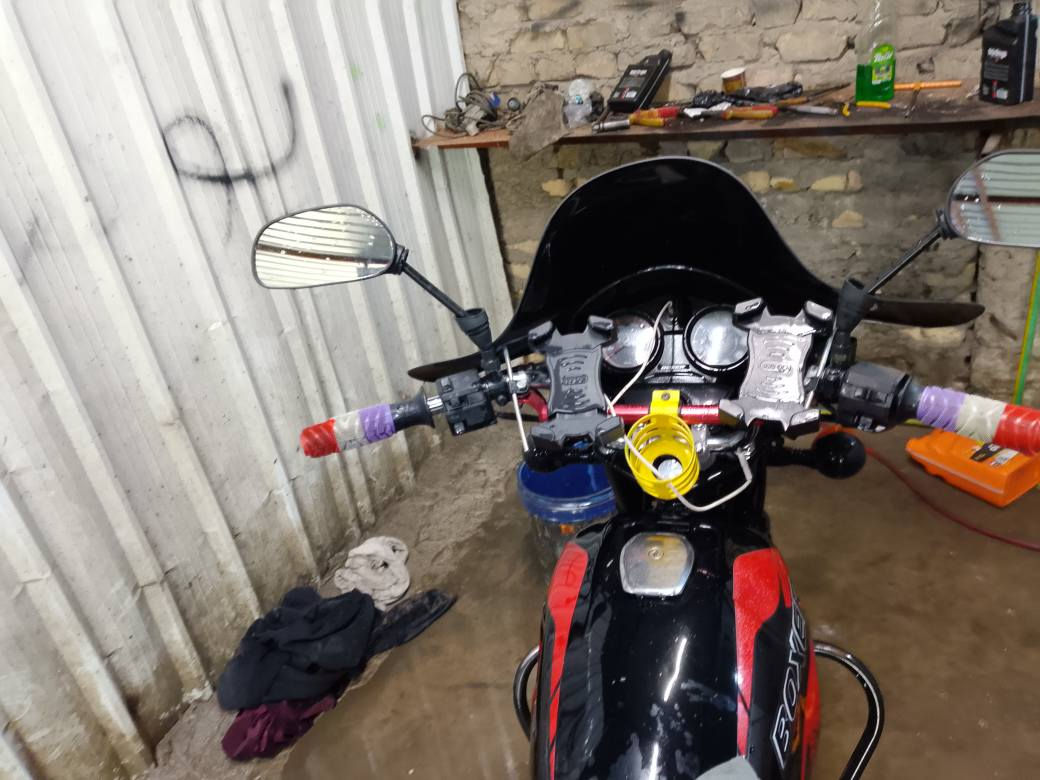 دراجه بوكسر مرقمه رقم بغداد ومستعجل ع بيعته جديده بيه نواقص بسيطه مكاني بغداد  *********** بغداد, العراق
