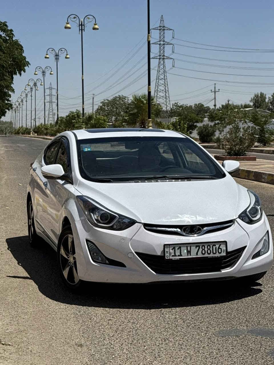 السلام عليكم 
للبيع هونداي النترا ٢٠١٥ خليجي سياره جديده بيها صبغ بنيد 
و الجاملغ باقي السياره مكفوله سياره جاهزه من كلشي 
رقم بغداد دولي بأسمي 
سعرها 108 وبيها مجال للشراي 
للاستفسار الاتصال ***********  ‭***********‬ 
مكان السياره الانبار الرمادي

