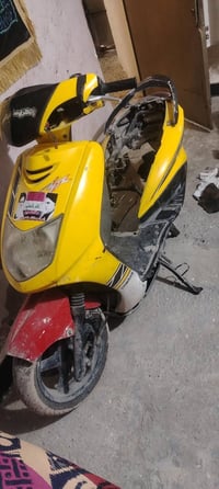 شاصي سكنس نثيه كامل من كلشي كهربائيات كلها شغاله وعقل  نقصه بس مكينه و...