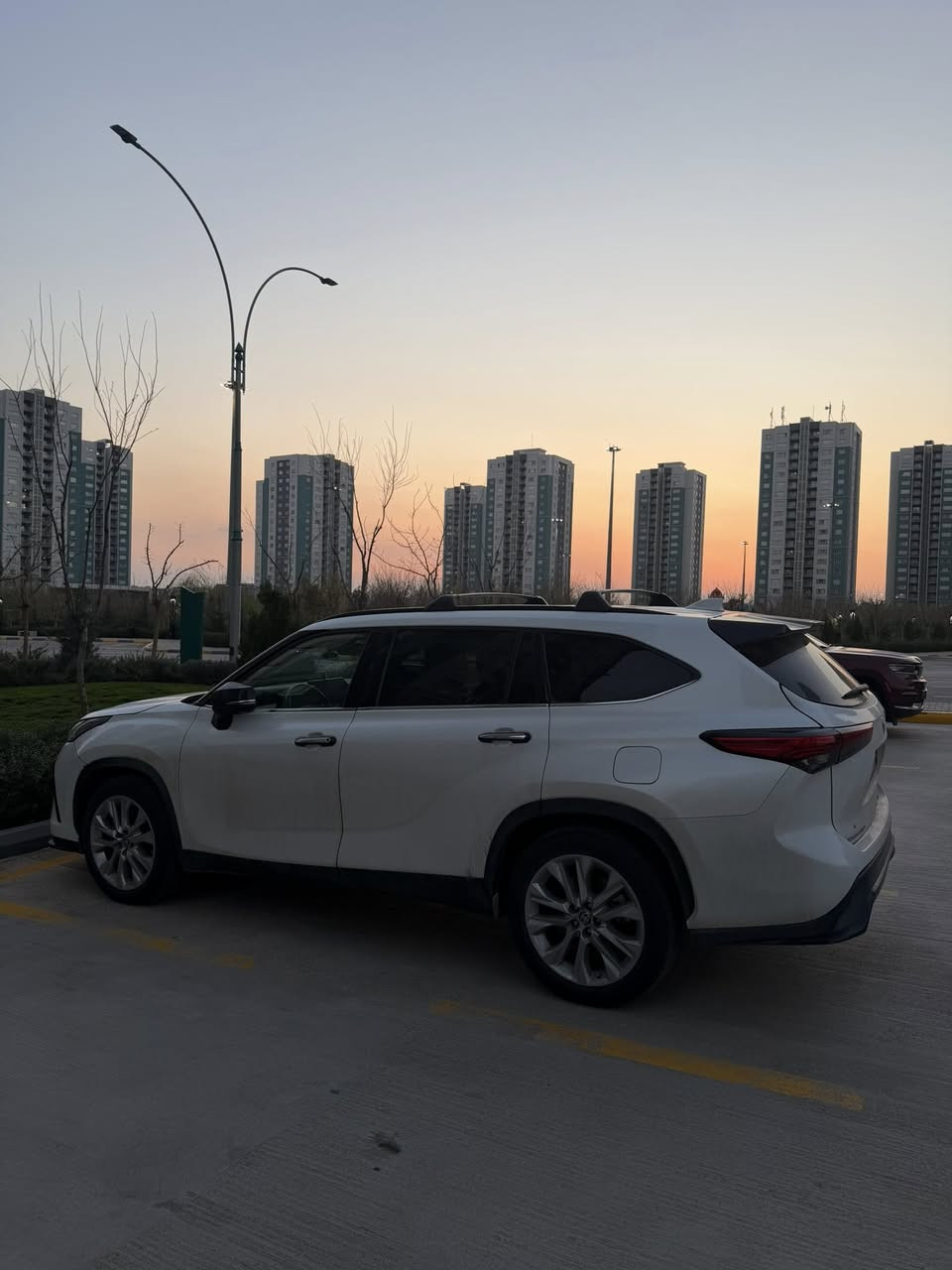 السلام عليكم للبيع هايلاندر Limited 2023 وارد امريكي
ماشية 23 الف ميل قابله للزيادة 

محرك توربو دفع رباعي

رقم الشاصي 5TDKDRBH1PS015652

السيارة مليانه مواصفات

تبريد تدفئه كشنات 

سماعات JBL

شاشه كبير

فتحه 

جنطه كهرباء 

شاحن وايرلس 

خمس كامرات

شغال 

رادار أمامي وخلفي وجانبي 

الستيرن هيتر والمري هيتر 

جام الامامي هيتر

داخل بيج

الخ ....

مكانها سليمانية ***********
