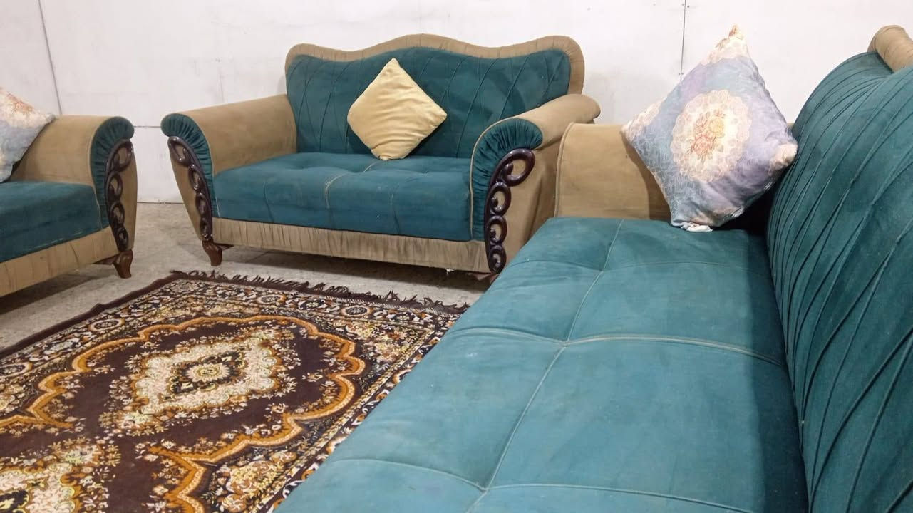 تخم قنفات 8 مقعد💺 نضيف جدا اي ضرر مابي تسكام كلش قوي وثكيل تكمه سعر  ,,175,,بي مجال مكان ألبياع *********** يوجد واتساب
