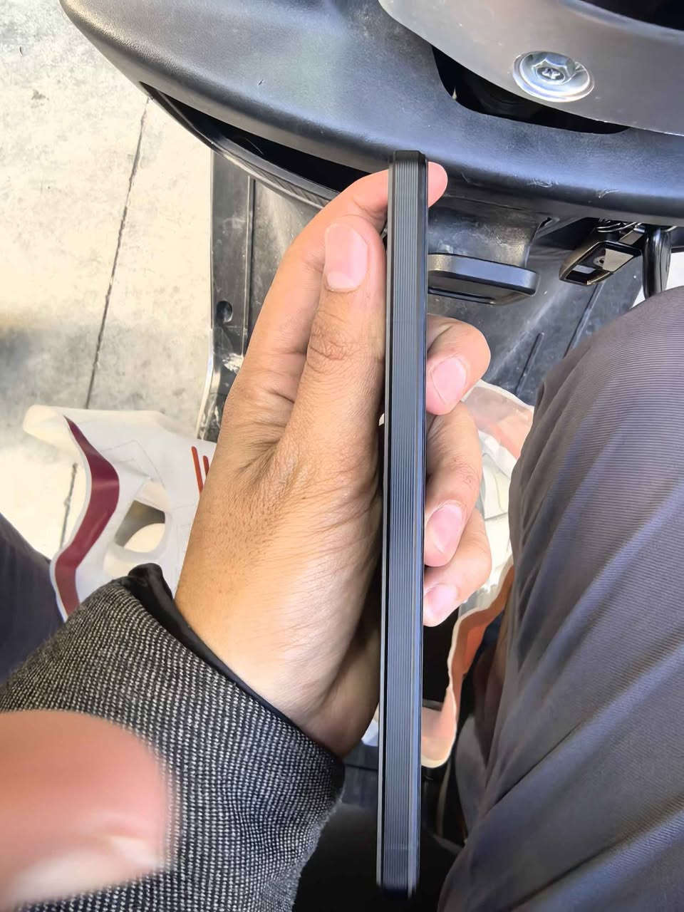 Sony 1 Mark 5
256 RAM 12
350.000
*********** كركوك, العراق
