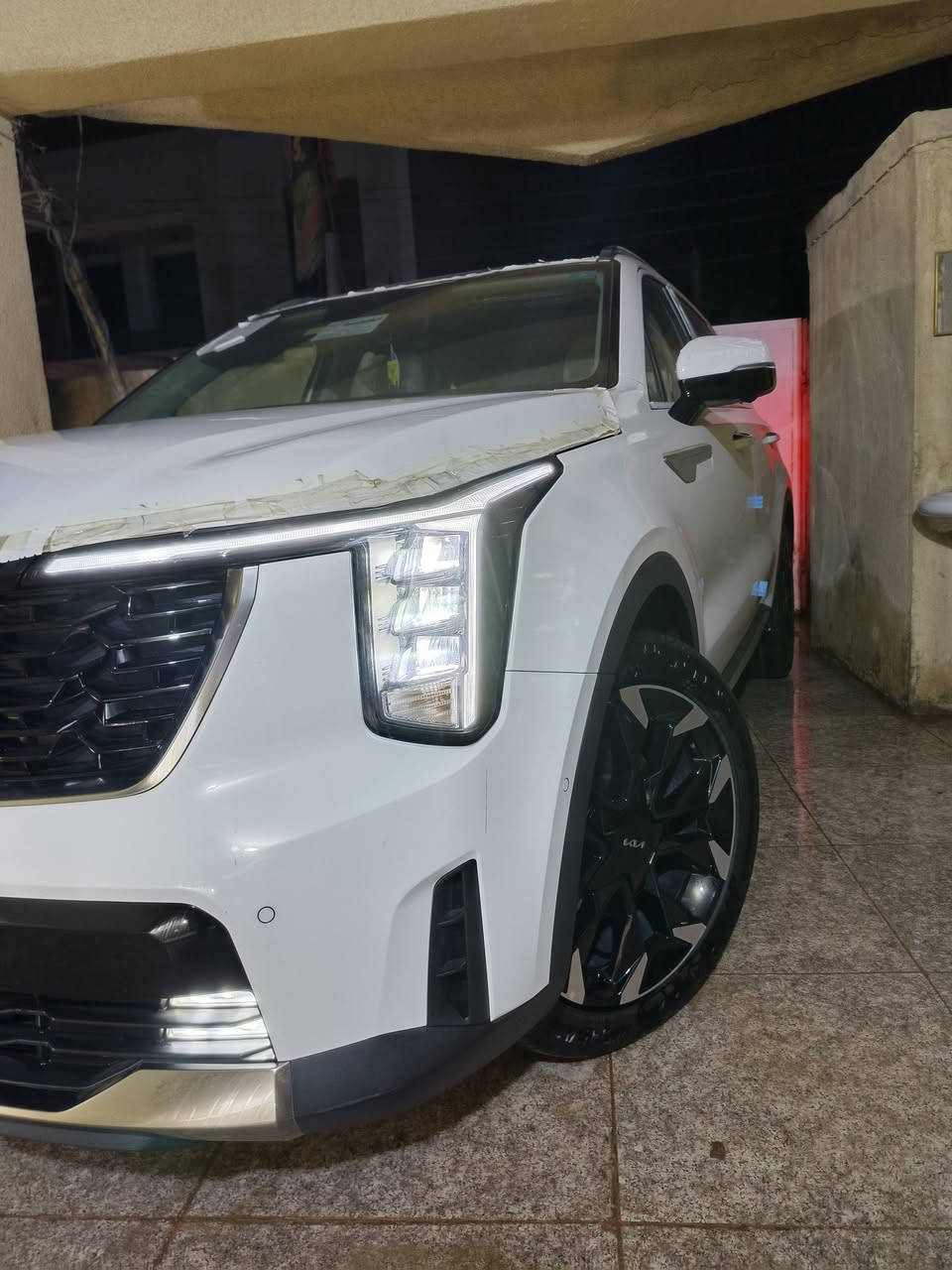 السلام عليكم سورنتو 2025 فول مواصفات ماعده الفورويل السياره شنو البالك بيهااا تحكمات فول بصمه تتقدم وترجع عن الريموت ويل 20  خمس كامرات بانوراما اربع عدسات دبل لد امامي خلفي كشنات كهرباء افيكيشن خرائط📍 حساسات امامي خلفي وجانبي ومري ونقاط عمياء وتوقف ذاتي عند الرجوع 
ورقم بغداد الدولي  بصمه تشغيل عن بعد داخل ابيض شاشة متصله متغيره الالوان متغيرة 64 لون متغير شاشة اعطال داتو شو محرك سته سلندر 3500  .... 
بيها مواصفات فوللللل بعد ماذكرهن
الاستفسار
***********
