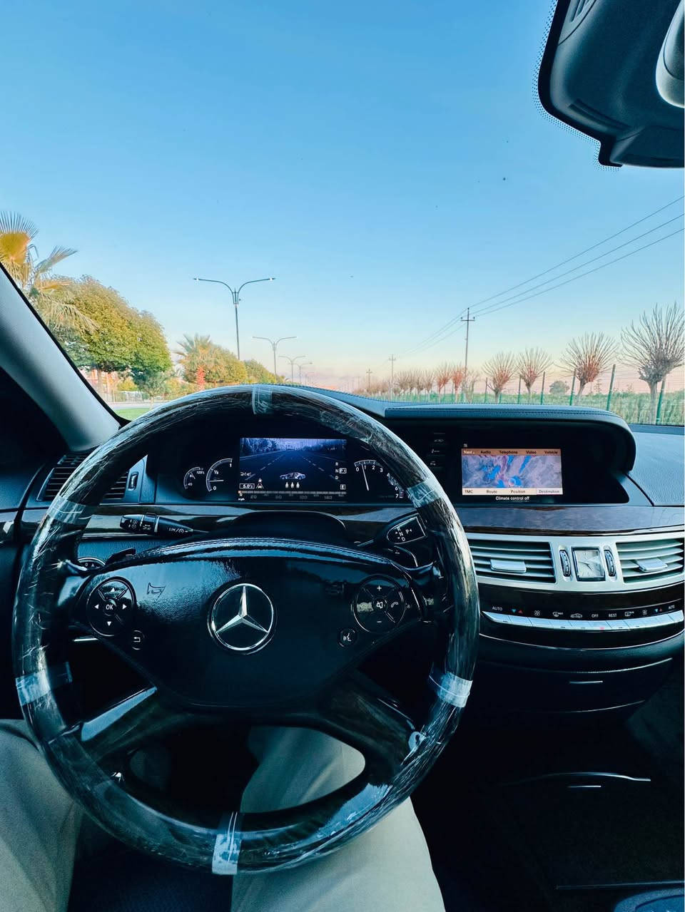 خل افاجئكم بل سعر و بسعر اقل من كامري و نظافة تقراء مئة بل مئة 👍🏻💯

صلو على الحبيب اخوان 🙏🏻

للبيع فقط !!

Mercedes Benz S class 350 2011 

اخوان السيارة وارد الماني ضمان دولي واحد على واحد و جديدة و بدون اي عطل او نقص صفر مسج و مكفولة كفالة عامة من صبغ و حادث و تبديل فقط مكانين صغير سحب PDR

موديل : 2011
وارد : الماني
محرك : 6 سلندر 3500 بانزين ارغب محرك و فئة بل مارسيدس
نسبة النضافة : 98% ماشاء الله 
ماشية : 155 الف
لون : اسود لماع 
رقم السيارة : دهوك الجديدة
مكان السيارة : اربيل

سعر السيارة : 207$💰 ورقه فقط و مجال كلش كلش قليل والله بسعر ٢٠٠٨ و ٢٠٠٩ 

رقم تليفون و واتساب : 

***********
***********

⚜️⚜️⚜️⚜️⚜️⚜️⚜️⚜️⚜️⚜️⚜️

موصفات فول 

فتحة السقف • حساسات امامية و خلفية • رادار امامي و جانبي • مانع التصادم • تحديد مسار • دبلات جبلس • بيبان كله بصمة و شفط • صندوق شفط • لايت زنون و دوارة • كامرة خلفية • بردات خلفية كهربائية • سماعات Harman/Kardon • شاشة و كيج الكتروني • ناظور ليلي • كشنات تدفئة و تبريد و خزن و حضن و فول كهربائية • ستيرن مهربائي و خزن • شفتات بلستيرن • كير تعليك • شاشة دي ڤي دي و كنترول • سيدي بوكس • بريك لمس • اوتو هولد • اتو ستارت ستوب • مرايات شفط • كشنات خلفية هيتر و تحكم بل بردات • و بعد كلش اهواي مواصفات ممذكورة … 

السيارة جاهزة و هسة مسويله سيرفز عام من ناحية دبلات و صدر و دهن و هايدروليك و تخم تاير يعني جاهزة تجي و تشوفه بعينك دينار واحد متصرف عليها 💯

گير و محرك كفالة ممفتوحة و بدون اي ملاحضة ماشاء الله 🙏🏻💯

رقم و فحص و هزة و سنوية كله جديدة و بأسمي تحولها نفس اليوم 🙏🏻💯

اخوان السيارة جوة سعره و اخواتها تنباعن بهيجي سعر فدوة لا تكسر بحلال العالم و السيارة يخبل و لوك بل باكيت 👍🏻 أربيل, العراق
