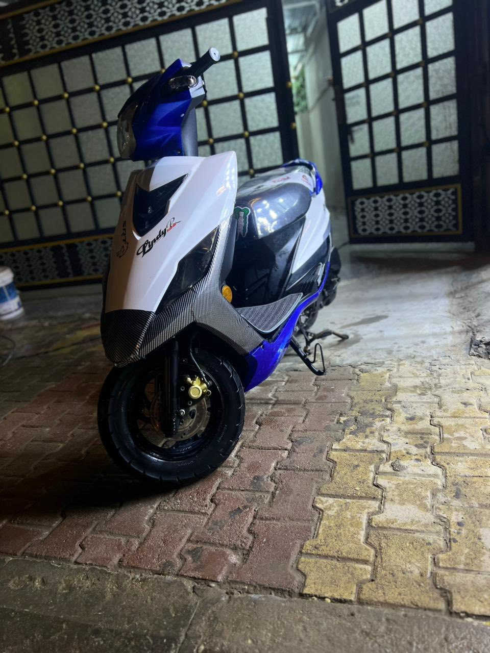 للبيع للبيع
هاوجي رص موديل 23 المحرك نضيف مكفول مرقم الكربائيات كلها شغاله اي عطل مابي النظافه كدام عينك مسجل رقم وسنويه وكله شغال ونضيف ومكفول كفاله عامه 
الاستفسار مراسلتي خاص او الاتصال على هاذ الرقم

***********
