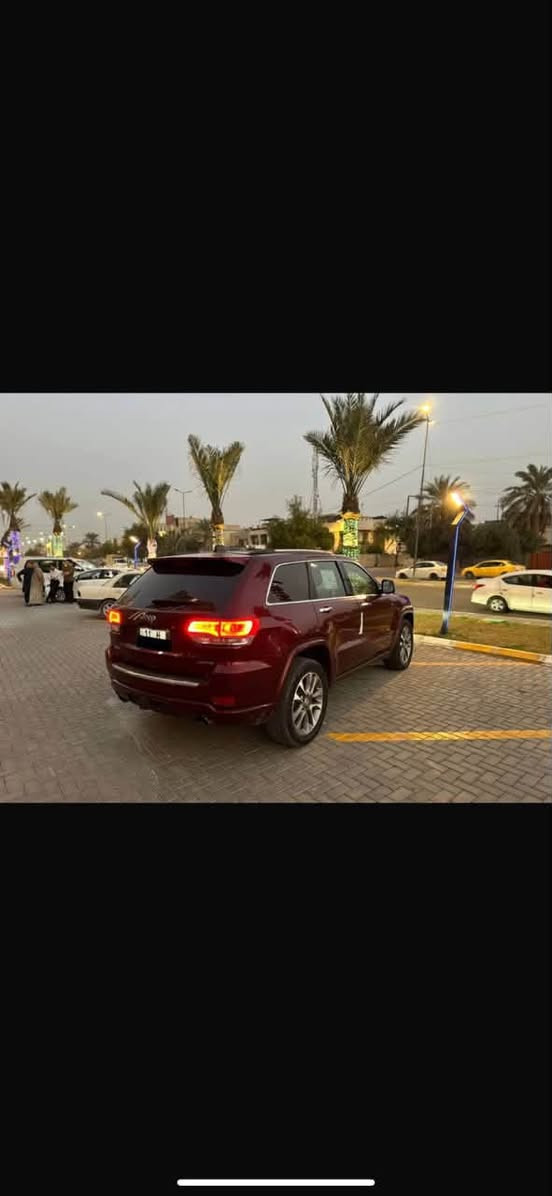 السلام عليكم جيب موديل 17 فول لمتد بلاس السياره كلين مكفوله من الحادث باتري  جديد صدر جديد كامله السياره بيها نكراش بس البنيد محرك سته سلندر دفع رباعي بنراما توقف ذاتي جنطه كهرباء مقاعد جلد هيترات خزن ميموري كشن مكان السياره بغداد الدوره الرقم  ***********
