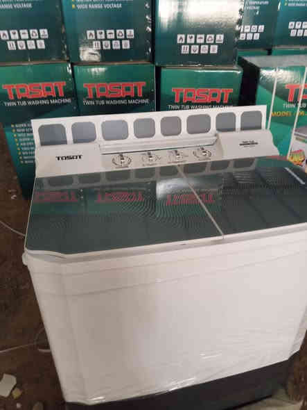 سلام عليكم غساله الوزن 38 كيلو
ماطورات نحاس ضمان سنه 
السعر واتساب ***********
مفرد وجمله
