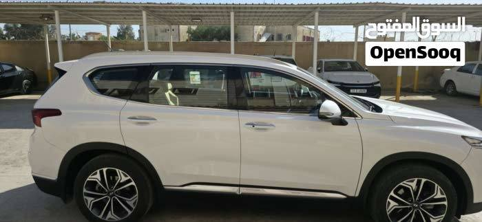 السلام عليكم ورحمة الله وبركاته 
للبيع سنتافي 2020 خليجي لون أبيض صدفي فول عدا البانوراما محرك 6 سلندر 3.5 رقم أربيل سنوية لغاية نهاية 2026 باسم شركة ووكالتها باسمي السيارة مكفولة ونظيفه جداً مابيها قطرة صبغ
 بصمة تشغيل وابواب
 كاميرات وحساسات أمامية وخلفية
ويل 19
 صندوق كهربائي
كشنات كهربائية مغلفة جلد مع الارضية
بردات بالأبواب الخلفية
 تشغيل عن بعد وترحيب عند الاقتراب
 شاشة اندرويد تدعم ابل كار بلي واندرويد اوتو
 وكثير من المواصفات بعدها بوضع الشركةماشية 45 الف وقابلة للزيادة
تبريد محرك گير حدادية كله جديد شرط
السعر 260 ورقة
مكاني بصرة
للاتصال ***********
