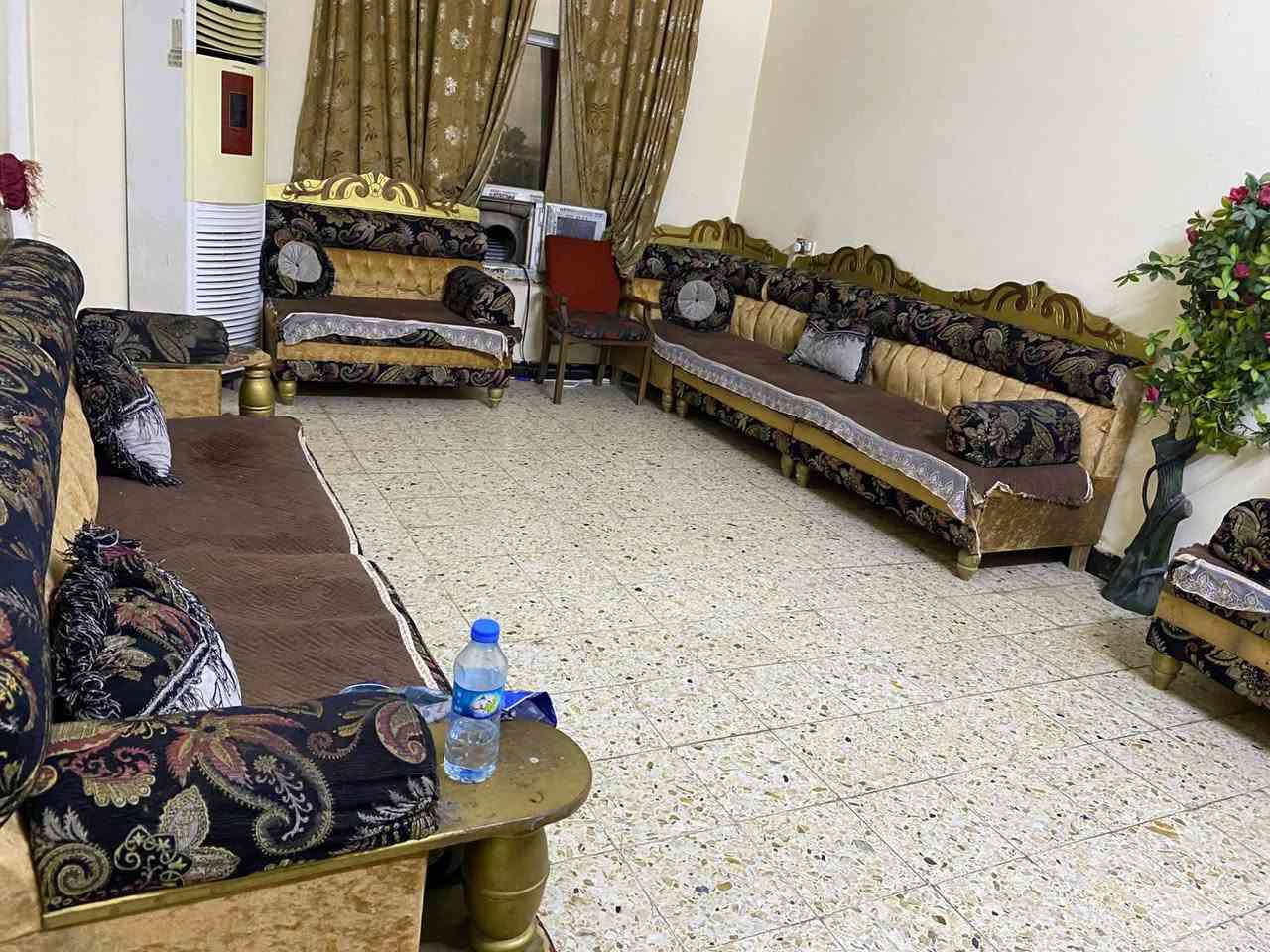 تخم وغساله صحون عندي ودوشك ضغط عالي ابو نفر ثلاثه طوابق وديباج وساحبه مطبخ وغساله تغسل فقط احذيه للستفسار الاتصال الى ***********
