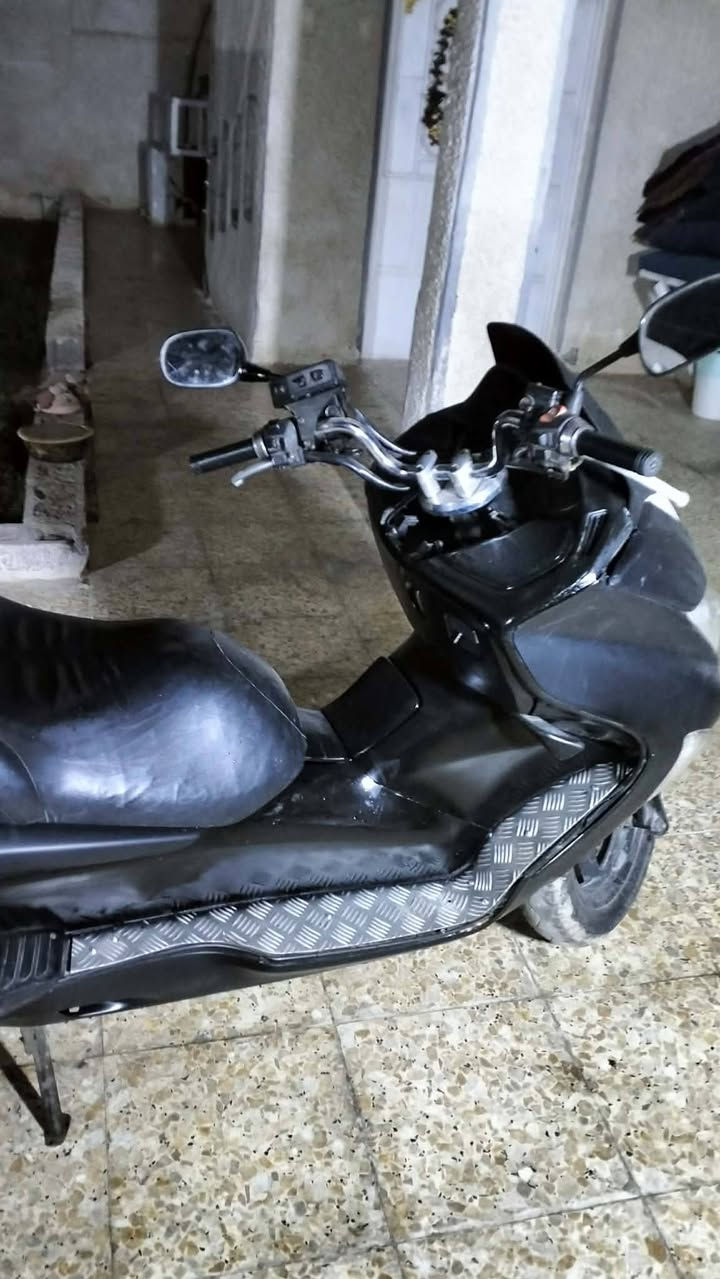 السلام عليكم فورزا 0.8 بصمة للبيع مغلفة فابلون مكينة مكفولة شرط مابيها نقص دبلات ورة كدام جدد دسكات ورة كدام كلجات امامي خلفي  فلنجات جديد رون ثابت 1 ونص حماوه جوة النص ما تعبر كهربائيات كله شغاله 

مكاني بغداد الدورة. ***********
