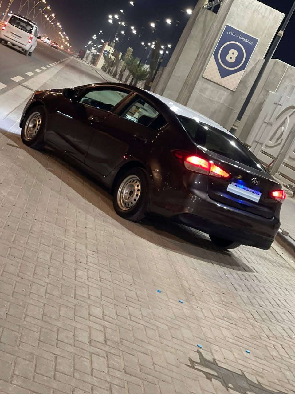 سلام عليكم
كيا فورتي موديل 2017 

أدوات أدوات كصه جنطه 

بانزين 

المواصفات 

تحكم ستيرن 

كروز سرعه 

شاشه 

كأمره شغاله 

كشنات جلد 

تتفه تبريد كشنات 

تبريد ثلج 

حداده جديده 

تخم تاير جديد 

منضمة زنون سكن + لايت عالي ناصي 

ارقام وسنويه ع رقم شاصي 

الساره جديده 

المكان البصره ***********
