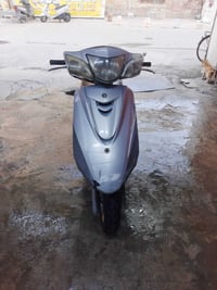 دراجه للبيع بغبغاء مكان بغداد السعر 650  نظيفه  07702393648