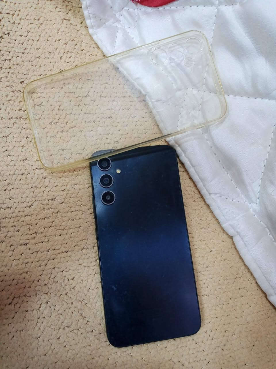 بدون غراض ماعندي توصيل
شاشه اصليه بس بصمه واكفه شخط بل شاشه فقط ضمان يوم كامل 
سعره


**إذا كنت صاحب هذا الإعلان وتريد حذفه لأي سبب، رجاءا أرسل رسالة إلى الدعم الفني**