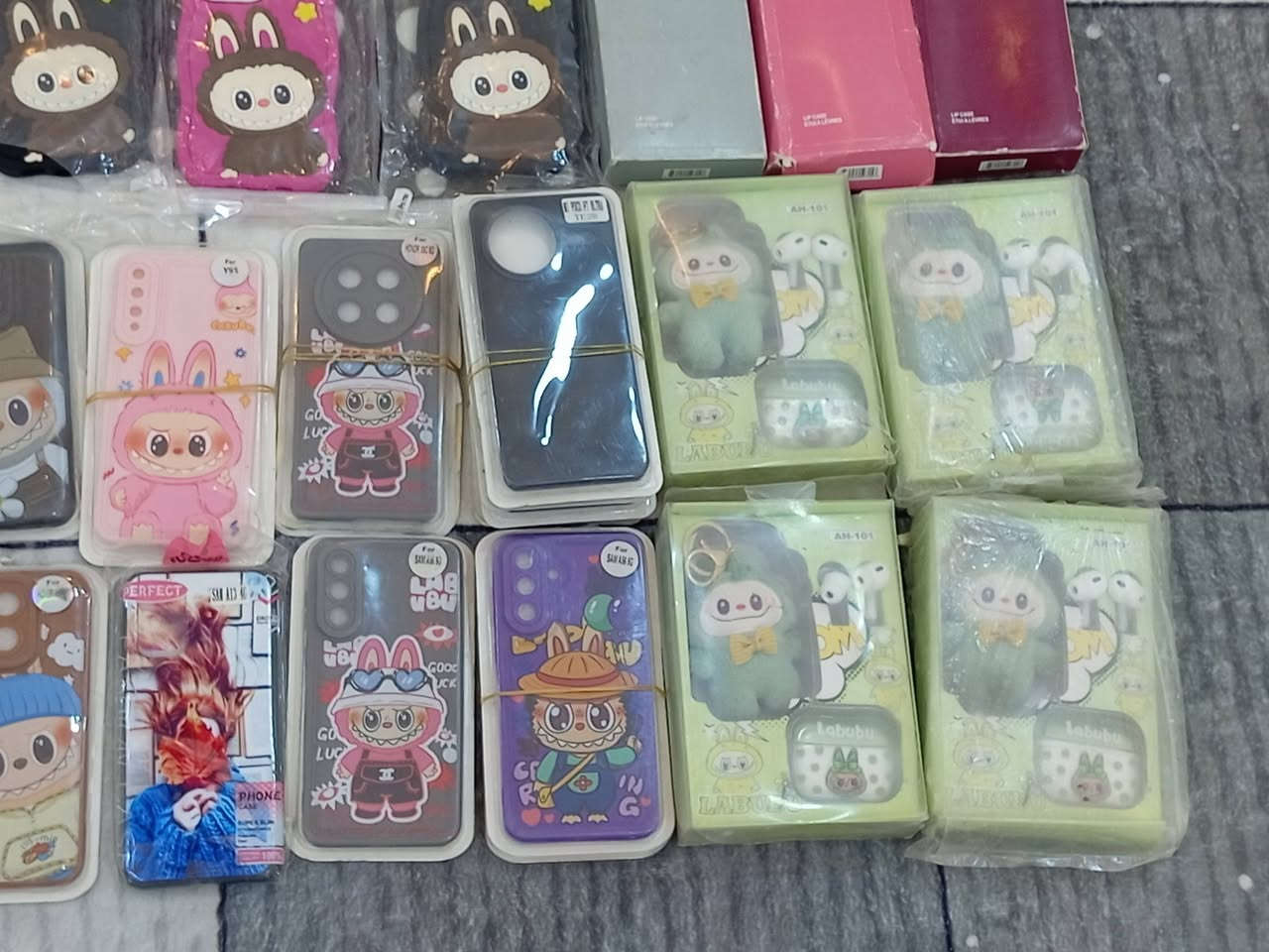 كفرات للبيع 47 كفرات مزاد  40 الف  سماعات 5000 القطعه مال السماعه اربع قطع والسعر  70 الف   
***********
