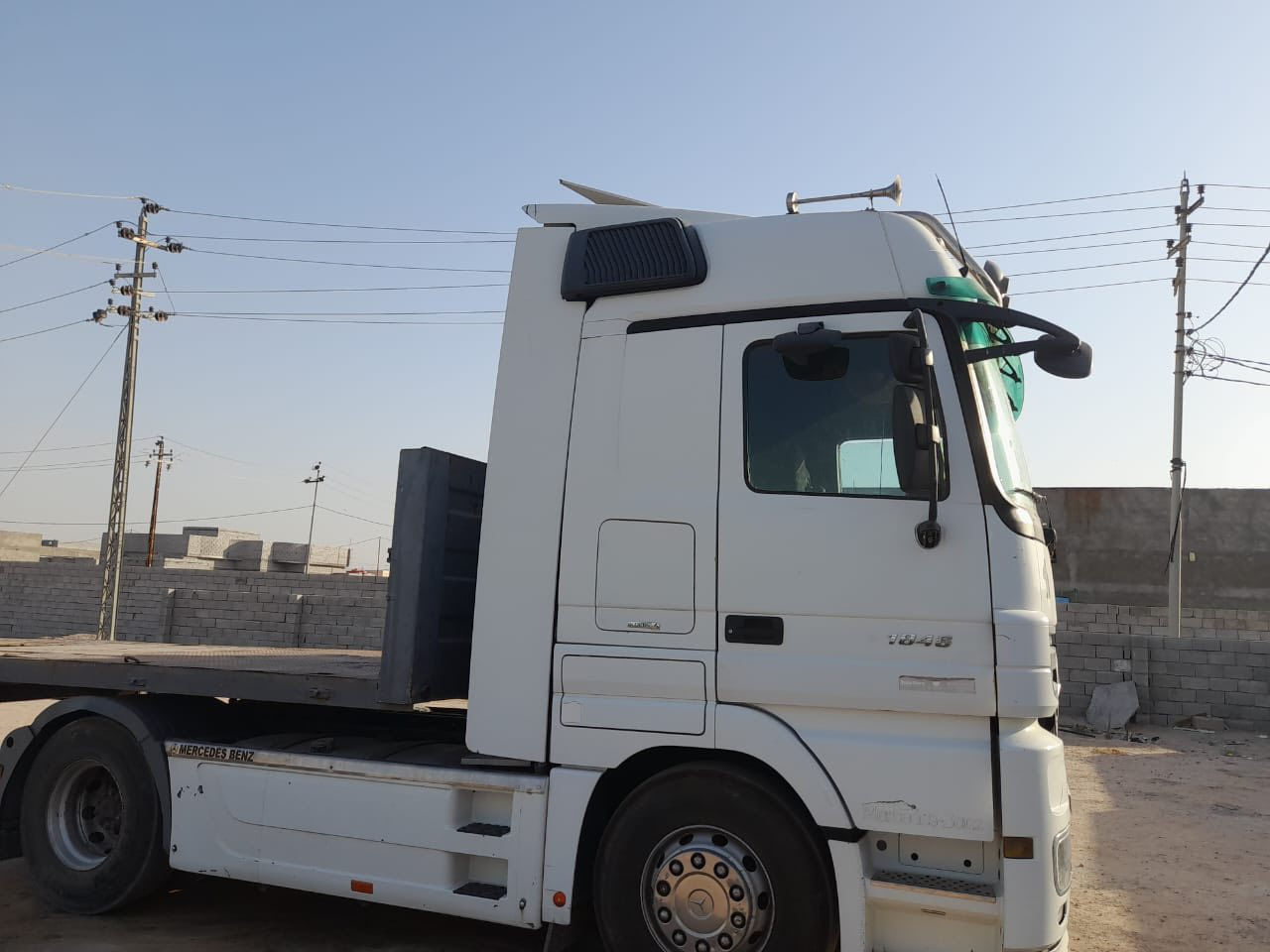 اكتروز الفين 8 مسجله بل سنويه صهريج نافذه رقم بصراه حجم 46 كفاله عامه سنويه بسمي السعر 320 رقم تليفون***********
