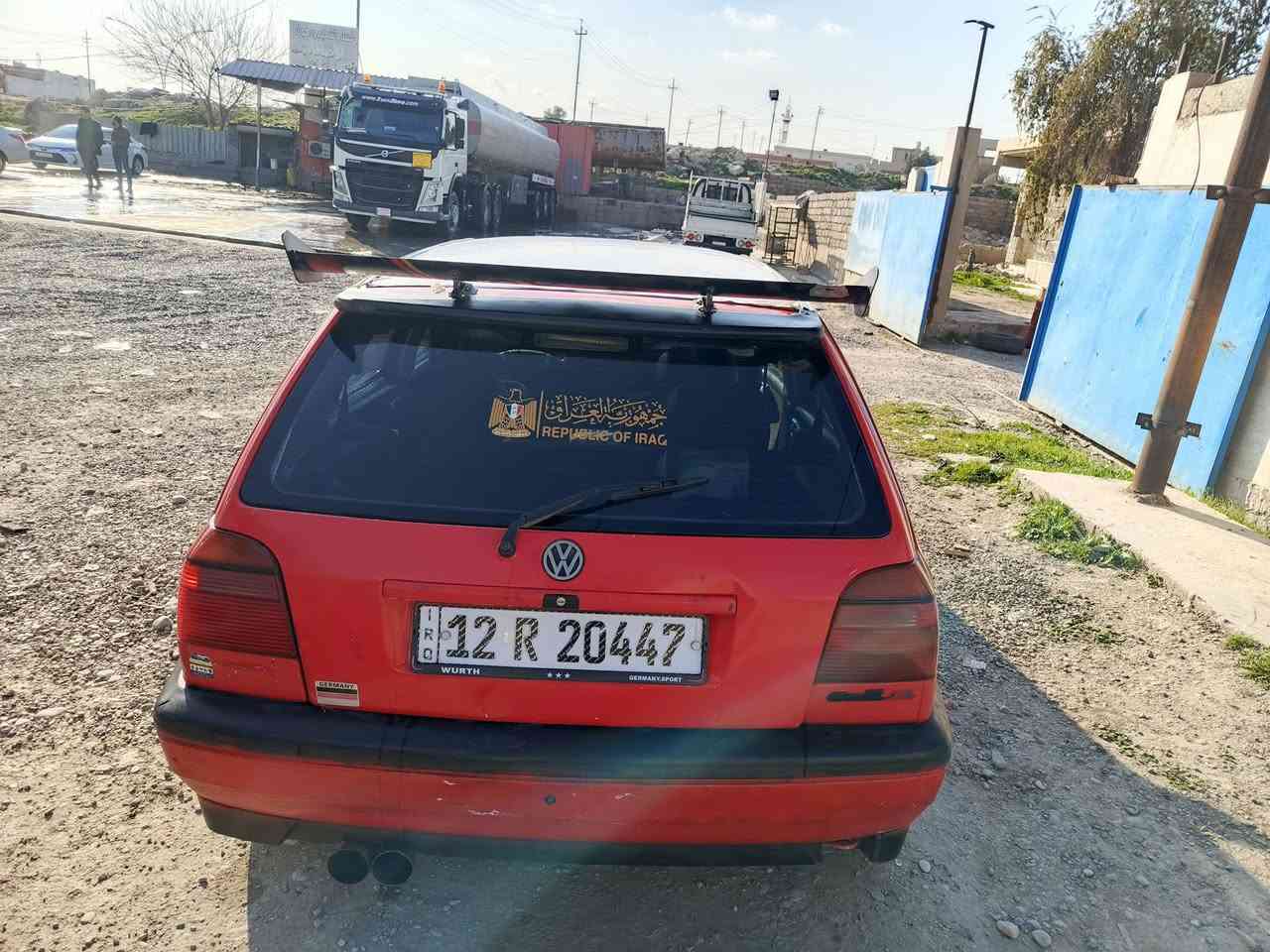 السلام عليكم
كولف نفخ موديل 1994
بدون صبغ وضرار 
صاحب الشرعي موجود 
شرط تحويل 
السعر 42
رقم الموبايل ***********
