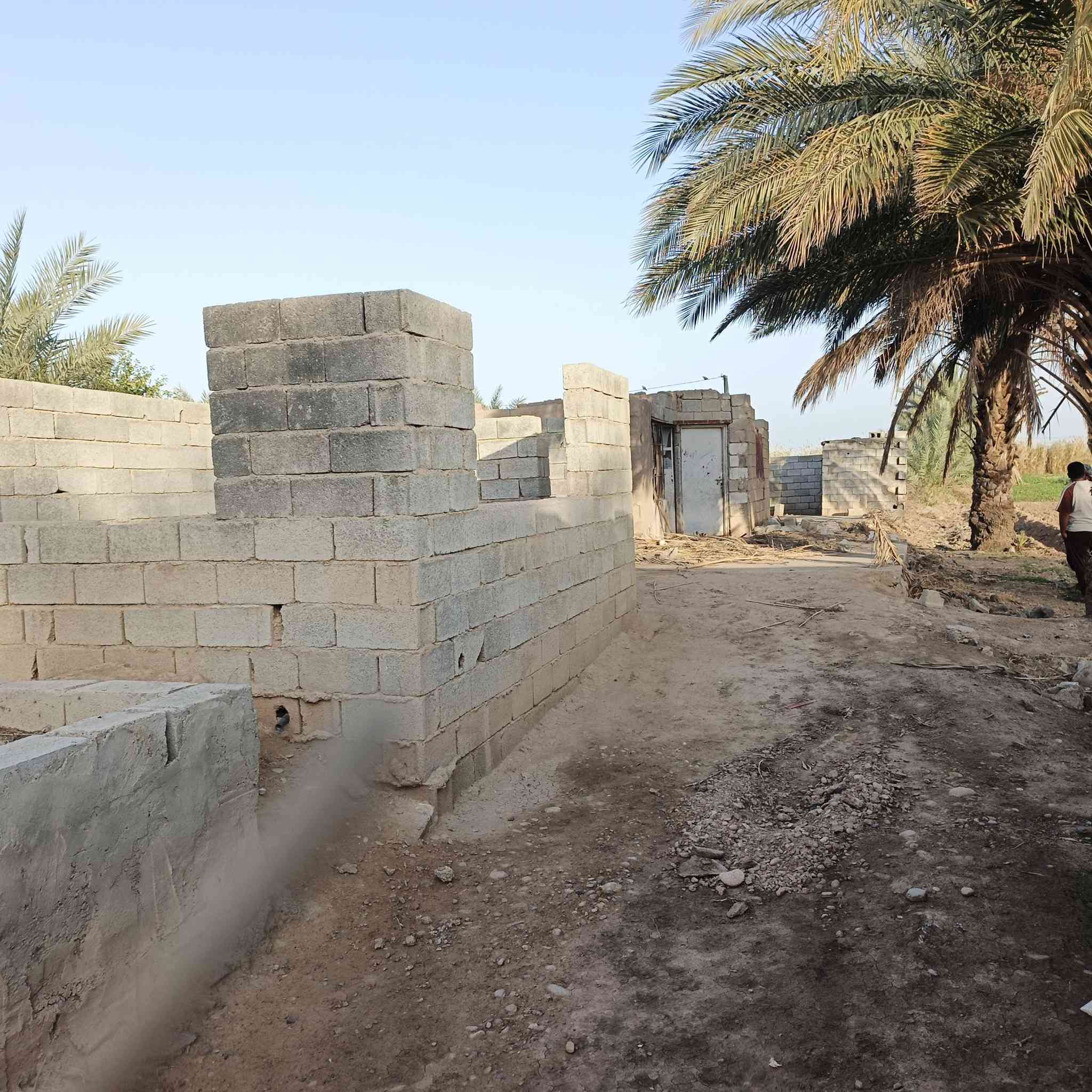 السلام عليكم قطعه أرض عليهه هيكل 
مساحه القطعة 400متر 
جنس الأرض زراعي سند ٣٥ 
مكان القطعة منطقه الهاشمية 
التابعه إلى خان بني سعد
قريه الضابطيه 
السعر ٢٥ وبيهه مجال 
عنوان البائع خان بني سعد 
للاستفسار اتصال ع الرقم 
*********** وتساب 
*********** اتصال
