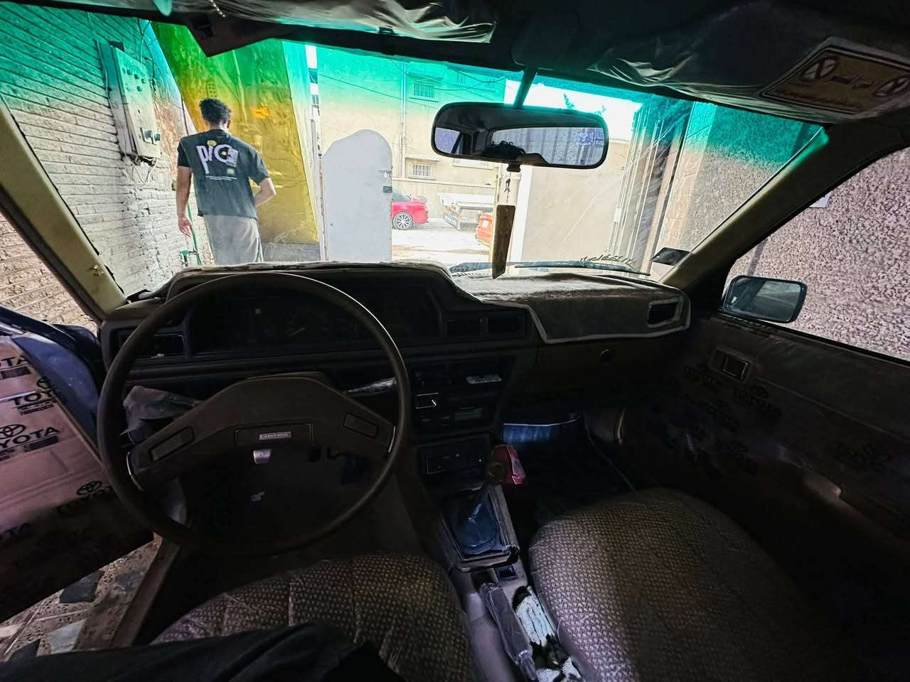 السلام عليكم ورحمه الله وبركاته للبيع او مراوس حسب قناعه .ياالله كرونه موديل 1981 سياره كفاله من كلشي فقط صبغ الجماليه  سياره مكينه وكير وحدادية تبريد كلها شغالة وبسم ابن عمي السعر45مكاني بابل محاويل***********
