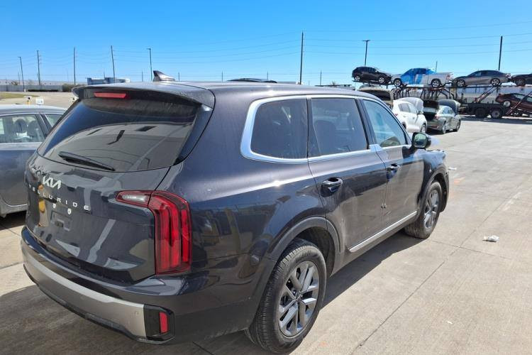 كيا تولرايد ٢٠٢٥ الضرر موضح في الصورة حاليا موجودة بمعرضي بعمان ...
 بالإمكان إدخالها بقرار ذوي الشهداء ..
مدة التسليم ١٠ يوم 
للاستفسار ..
***********
***********
***********
الحظور الى المكتب الكائن في البلديات تقاطع امن العامة سابقا حي التجار
