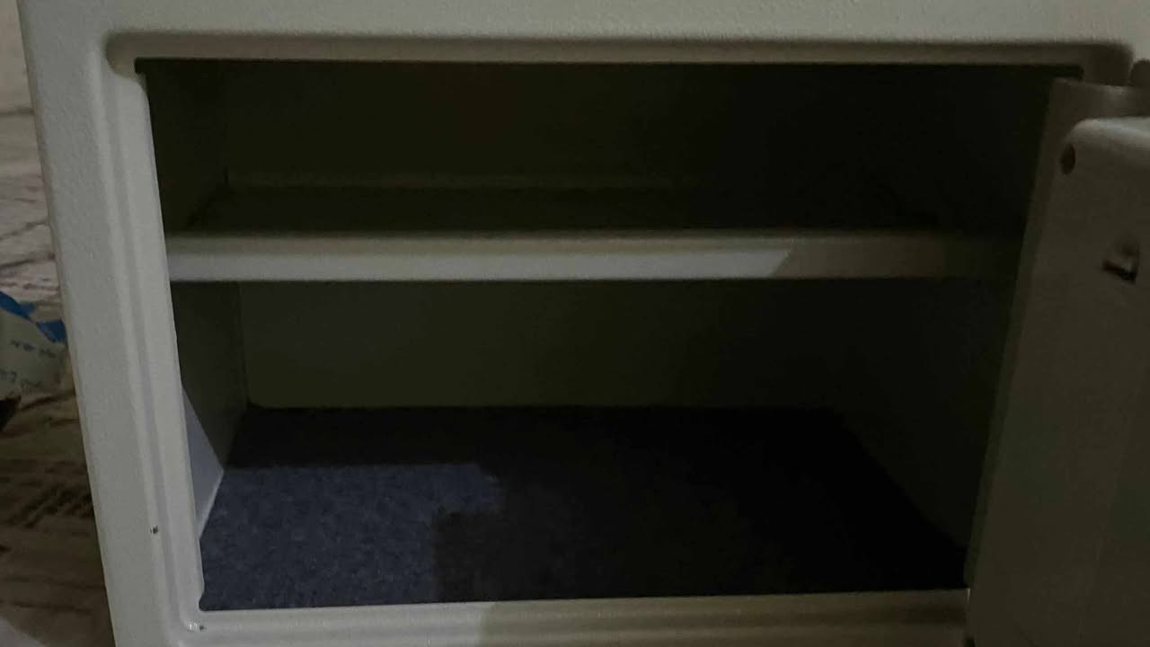 قاصه للبيع حجم كبير سعره ٧٥ الف ***********
