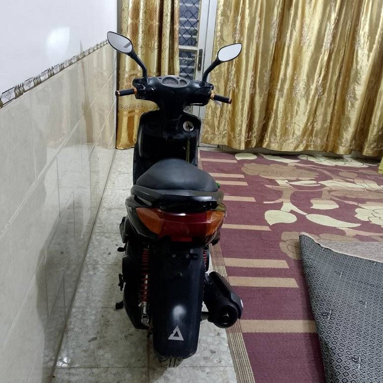 دراجة سكنس ياباني سرعة 110 مكينه بلاديه ما مفتوحة ابد ناعمه شلعه قويه كهرباء كوله شغال نكره سلف هندر اوراق بسمي الدراجة صار 3 اشهر من نازله رنبه على ايدي مكفوله السعر 550 بغداد الشعب رقمي ***********
