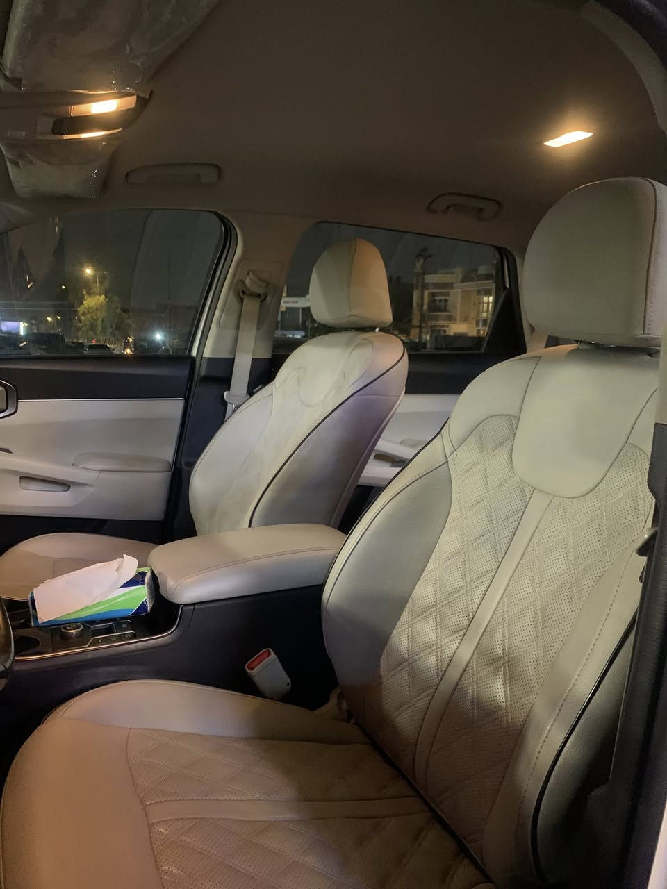 سورنتو 2023خليج مكفوله بصمه سبع اراكب فور ويل 4سلندر فول مواصفات ماشيه 30تشغيل عن بعد المكان حي الحسين السعر23.500$ للاستفسار ***********
