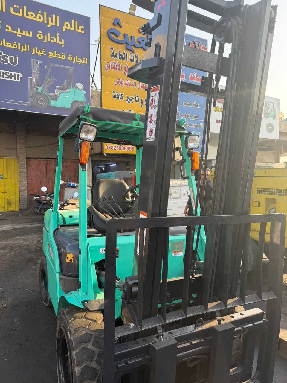 للبيع مسيبوشي 3 طن 3 حركات موديل 2013 منفيس كاتي رافعه جاهزه مابيها أي نقص أي استفسار اتصل على الرقم ***********
