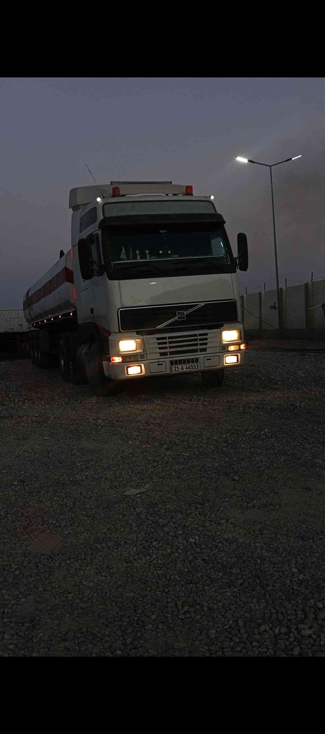 السلام عليكم فالفو شخاطه سنكل امامي بلادي تانكي 43طن سياره مكفوله برقي ما بيه نقص كير ٣/٣ كفالف كير محرك شاصي سياره جا تشتغل منضومه بويلر سياره تخم تاير بس زوج نص عمر مكان سياره تاجي
سعر 265ورقه 
للاتصال
‏‪0787 532 8098
