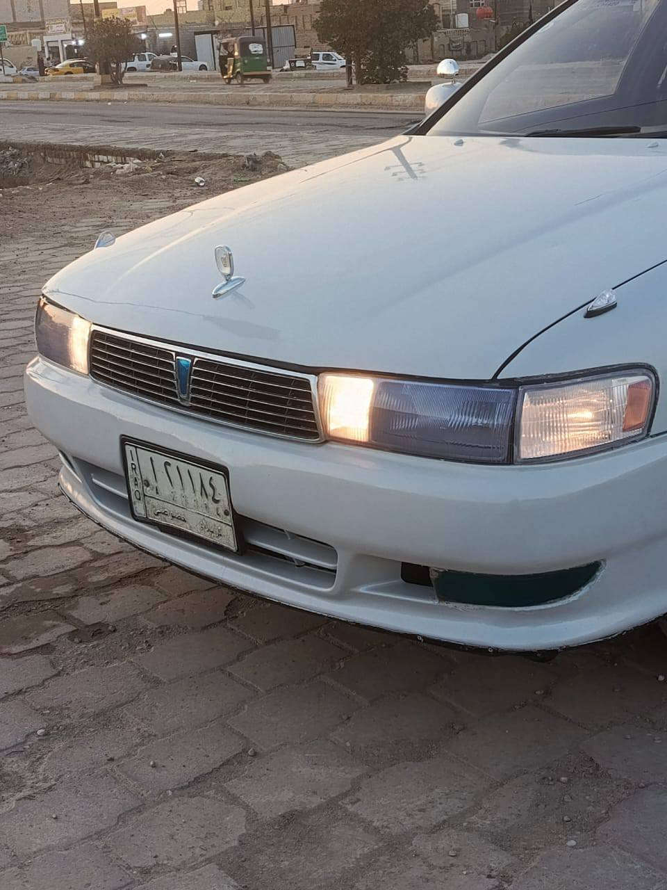 السلام عليكم كرسته للبيع موديل 93سياره مكفوله من الكص ونقل جثه العيب شرعي وضربه وصبق العام محرك وكير ونجي جديد حداديه جديده تخم تاير  رقم بصره مشروع وطني سنويه 27 سياره مال جناي رقم الهاتف  *********** مكان ناصريه غراف
