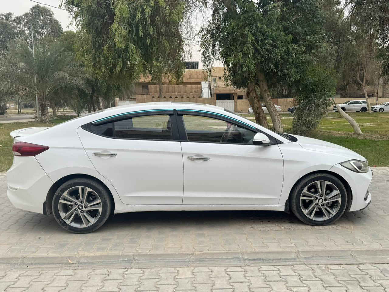 السلام عليكم النترا 2018خليجي
مكينه 2000سوبر 

رقم اربيل بأسم شركه 

فتحه سقف تحكمات استيرن مري شفط 

ماشيه 177الف كيلو   

السعر 158وبيه مجال 

مكان السياره كربلاء /***********
