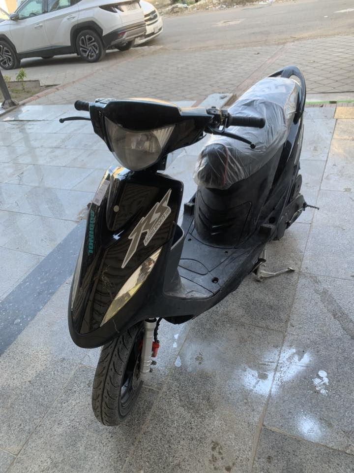 ماكس عدله للبيع دراجه كله شغاله مابيه نقص مكينته ناعمه السعر 700بيه مجال بسيط العنوان كراده ***********
