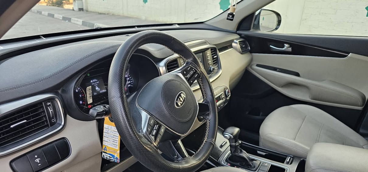 السلام عليكم کیا سورنتو للبيع موديل ٢٠١٨
فول مواصفات عدا البانوراما

وارد خليجي
السياره ماشيه ١٠٠ الف

تحكم ستيرن

كشن السايق+ كشن الصدر كهربائي

سبعه راكب

محرك سته ٣٥٠٠

اربعه وضعيات 

لایت عدسه زنون

کیر ۸ نمر

حساسات امامي خلفي

بصمه تشغيل + ترحيب ابواب

جنطه كهربائيه

السياره بيها جاملغ امامي وحافة البنيد صبغ 
مكانها كربلاء
السعر ٢٢٠ ومجال بسيط
للإتصال: ***********
