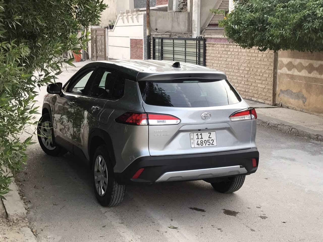 #كورلا_كروس
#موديل_2024
#بنزين_جديدة_جداً
#بدون_ارباك
#زيرووووو

….. المواصفات …..

السيارة جديدة جداً حادثها كما موضح بالصور جاملغ خلفي راجع على البارد درجة اولى و صبغ شبر باب الصندوق 
السيارة جديدة جداً بعدها زيرو ماشية 900 شاشة كبيرة و كامرة خلفية و شاشة تحديد عطلات و تحكمات ستيرن و هند بريك بصمة و باقي المواصفات الاعتيادية السيارة بدون ايرباك و السيارة بنزين و السيارة دخول جديد و السيارة اجمل و أحلى بكثير من الصور و السيارة اني مستوردها على ايدي و بأسمي السيارة 
السعر 198 وبيها مجال بسيط الاتصال ***********
📍المكان بغداد , الدورة
