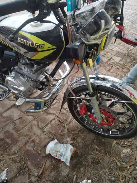 سلاام عليكم دراجه إيراني للبيع موديل 25 رقم***********
