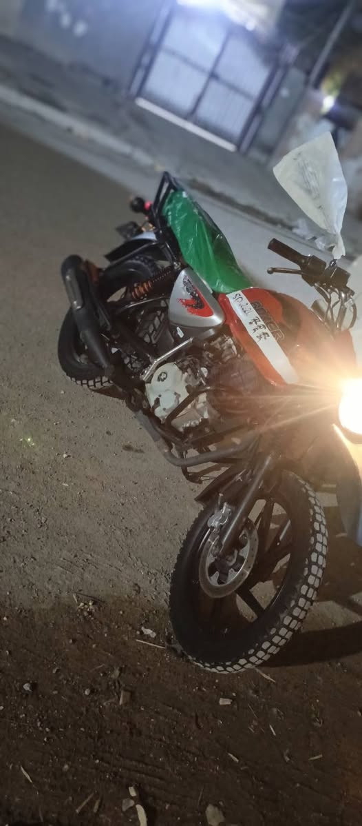 سلام عليكم اعيد النشر بسبب الوعود الكاذبه بوكسر مرقم تحويل ثاني يوم دراجه خير من  الله مديل 2021
البيع قفل واحد ونص بكاني حي اور ***********
