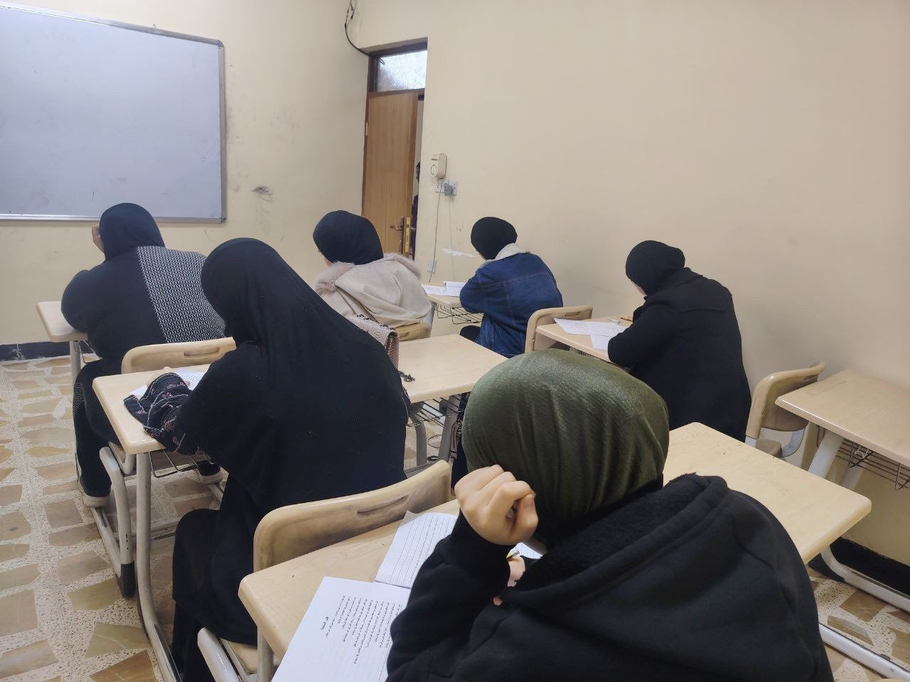 ♦️اداء امتحان نصف السنة لمادة اللغة العربية
    طالبات الإستاذ (عمار احمد فاضل  )سادس إعدادي 

📍 الموقع:
الموصل – الجانب الأيمن – حي 17 تموز – سايدين الاقتصاديين 

📞 للاستفسار والتسجيل:
***********
