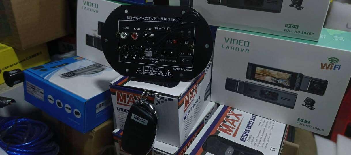 غراض سياره وتكاتك ودراجات نواع الغراض حلوه رخيصه  داخل بغداد فقط توصل عله هاذه رقم وتساب ***********
