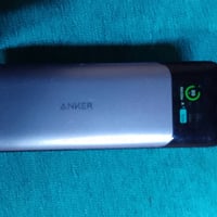 ٢٤٠٠٠ مللي • ١٤٠ واط • ٢ USB-C وUSB-A