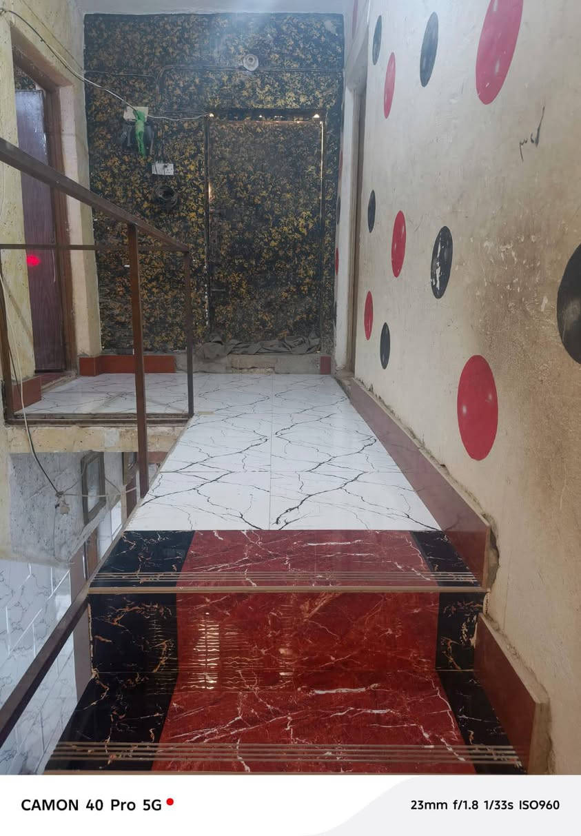 بيت للبيع 200م ركن مكون من ثلاث غرف+هول+ستقبال+مطبخ+صحيات داخلي وخارجي +كراج سيارة+ترك عنوان كوت /حي الجهاد/ قرب جامع فاطمة الزهراء/للستفسار التصال علا الرقم/*********** للبيع على مبادرة أو نقد
